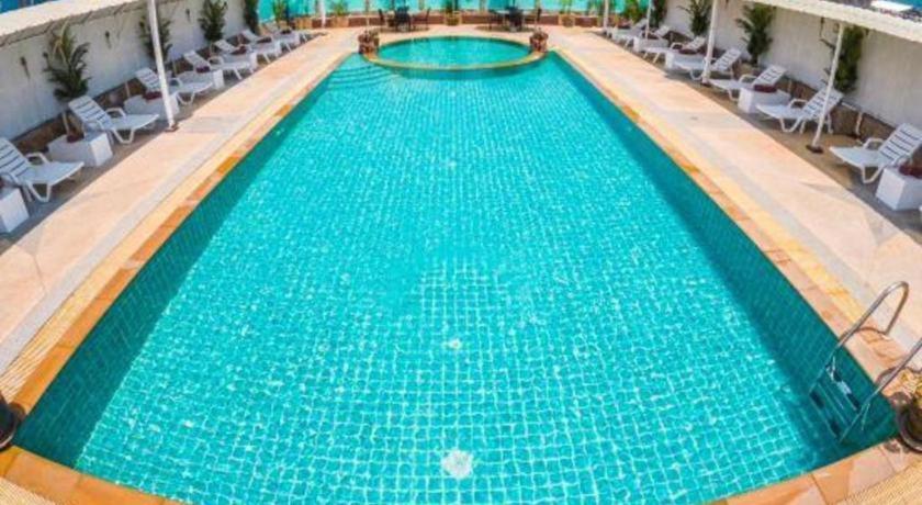 Azure Phuket Hotel Patong Exterior foto