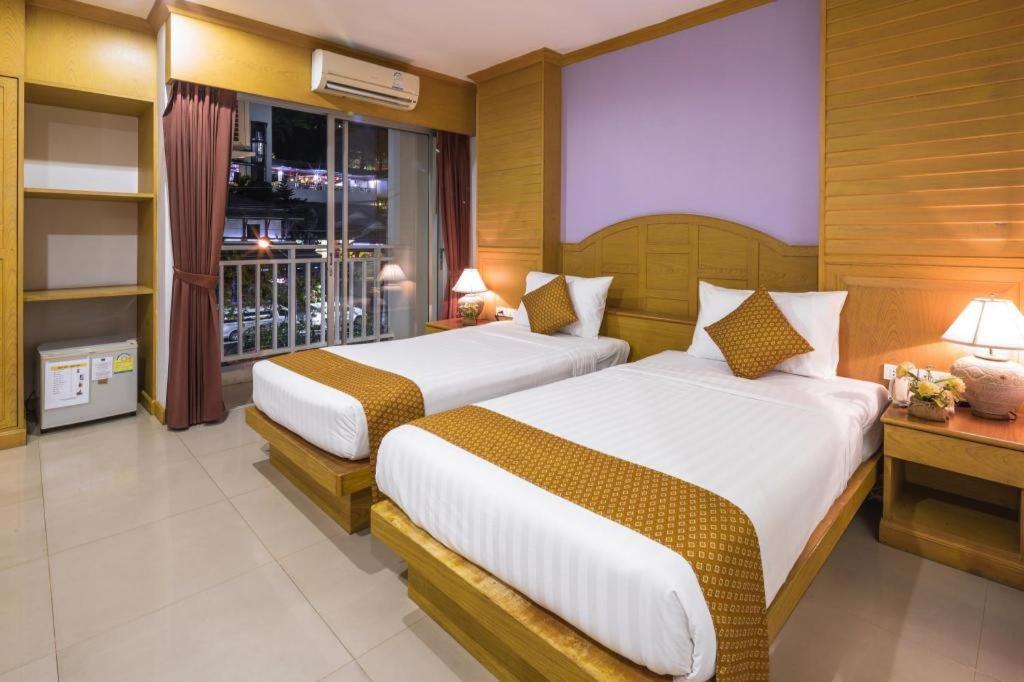 Azure Phuket Hotel Patong Exterior foto
