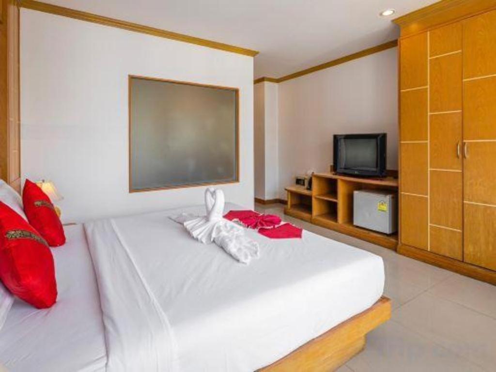 Azure Phuket Hotel Patong Exterior foto