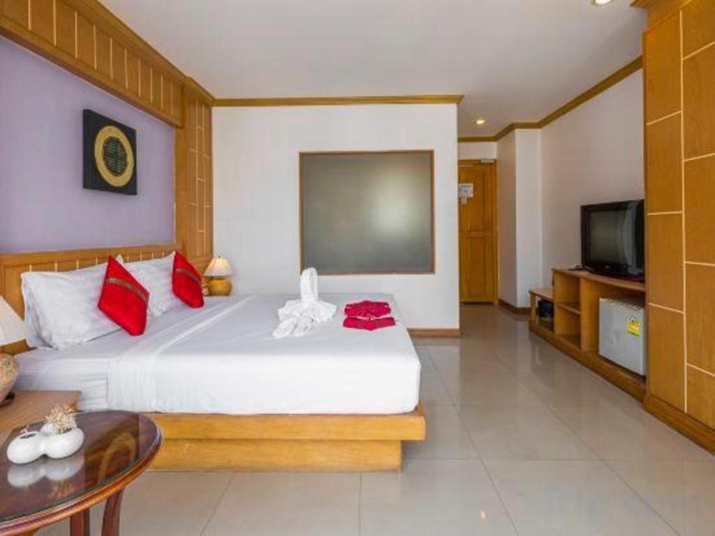 Azure Phuket Hotel Patong Exterior foto